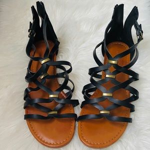 UNIVERSAL THREAD • Black Flat Strappy Sandals 👡